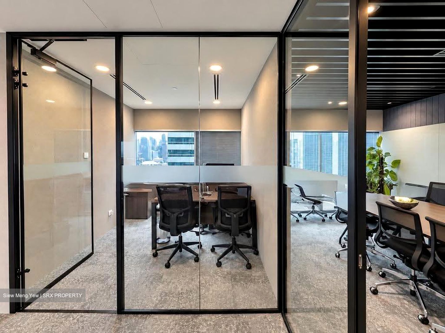 Gateway East (D7), Office #622071101